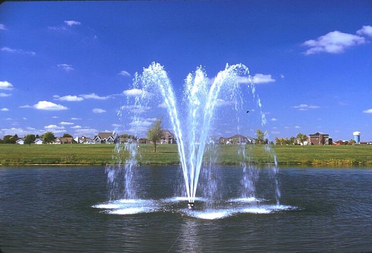 Плавающий фонтан Корвет 24 Вольта 800 Ватт